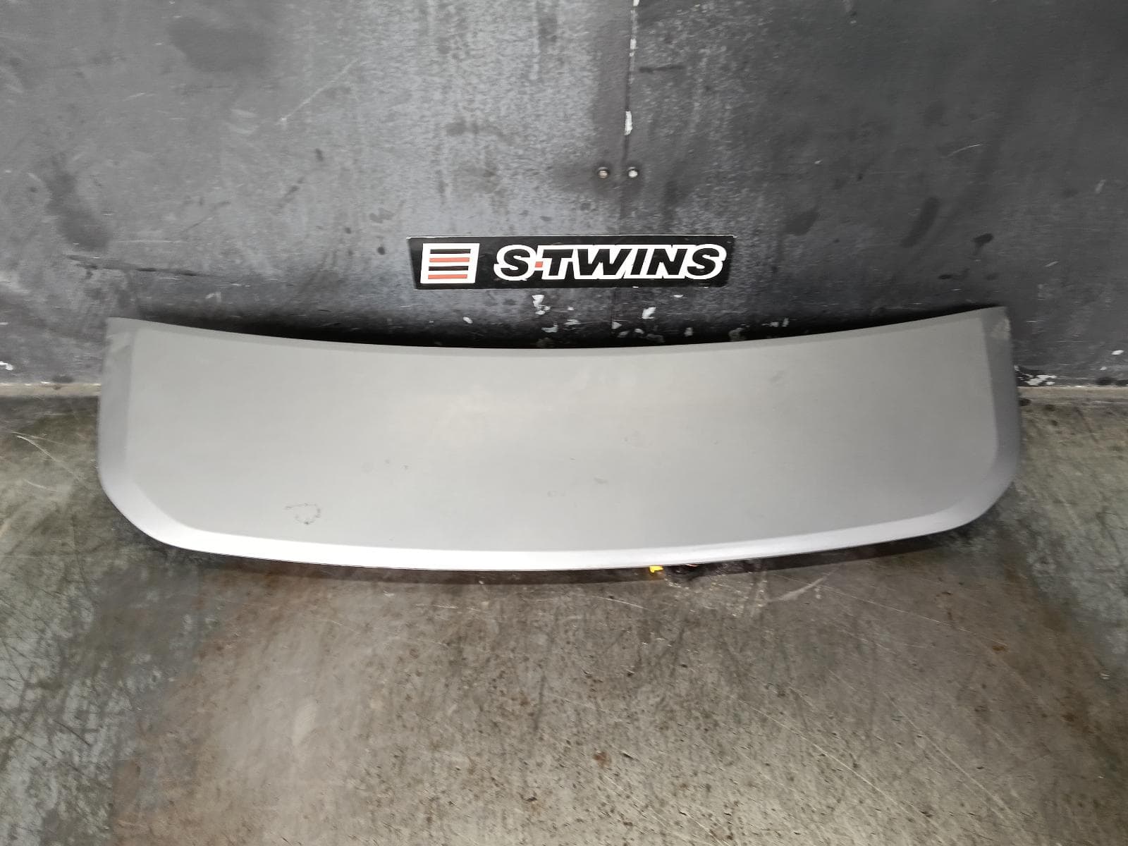 Used auto part listing image: 2017 LAND ROVER DISCOVERY SPORT AIRBAG ASSEMBLY L550, PEDESTRIAN AIRBAG, 01/15- 0000408694
