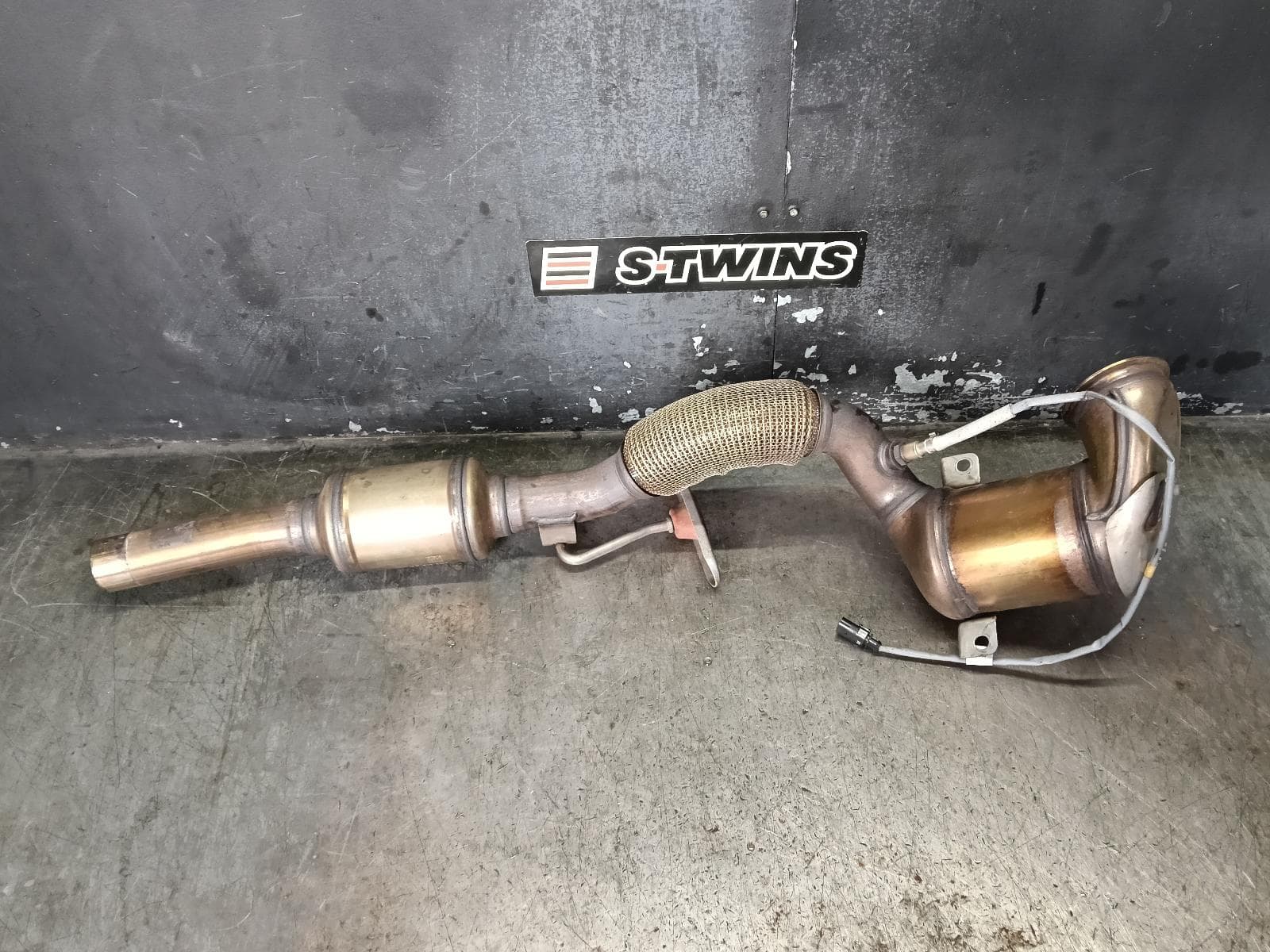 Used auto part listing image: 2019 VOLKSWAGEN POLO CATALYTIC CONVERTER UNDER CAR-CAT TYPE, 2.0, PETROL, CZPC CODE, AW-AE, 08/18- 0000410722