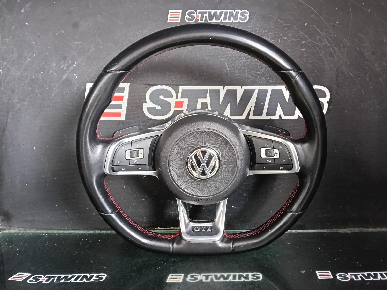 Used auto part listing image: 2019 VOLKSWAGEN POLO STEERING WHEEL LEATHER, GTi, AW, 09/17-01/22 0000410746