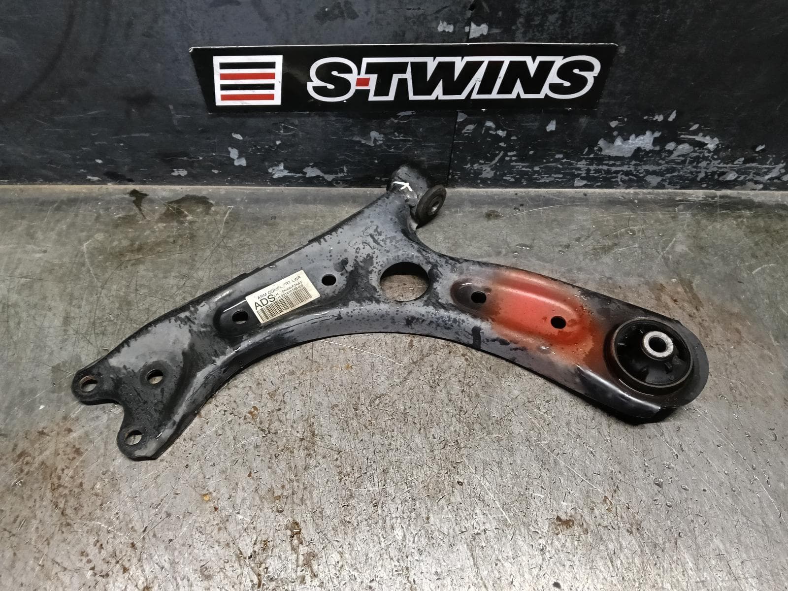 Used auto part listing image: 2018 HYUNDAI I30 LEFT FRONT LOWER CONTROL ARM PD, HATCH (S. KOREA VIN KMHH), GO/ACTIVE/ELITE/SR, 03/17-12/23 0000403816