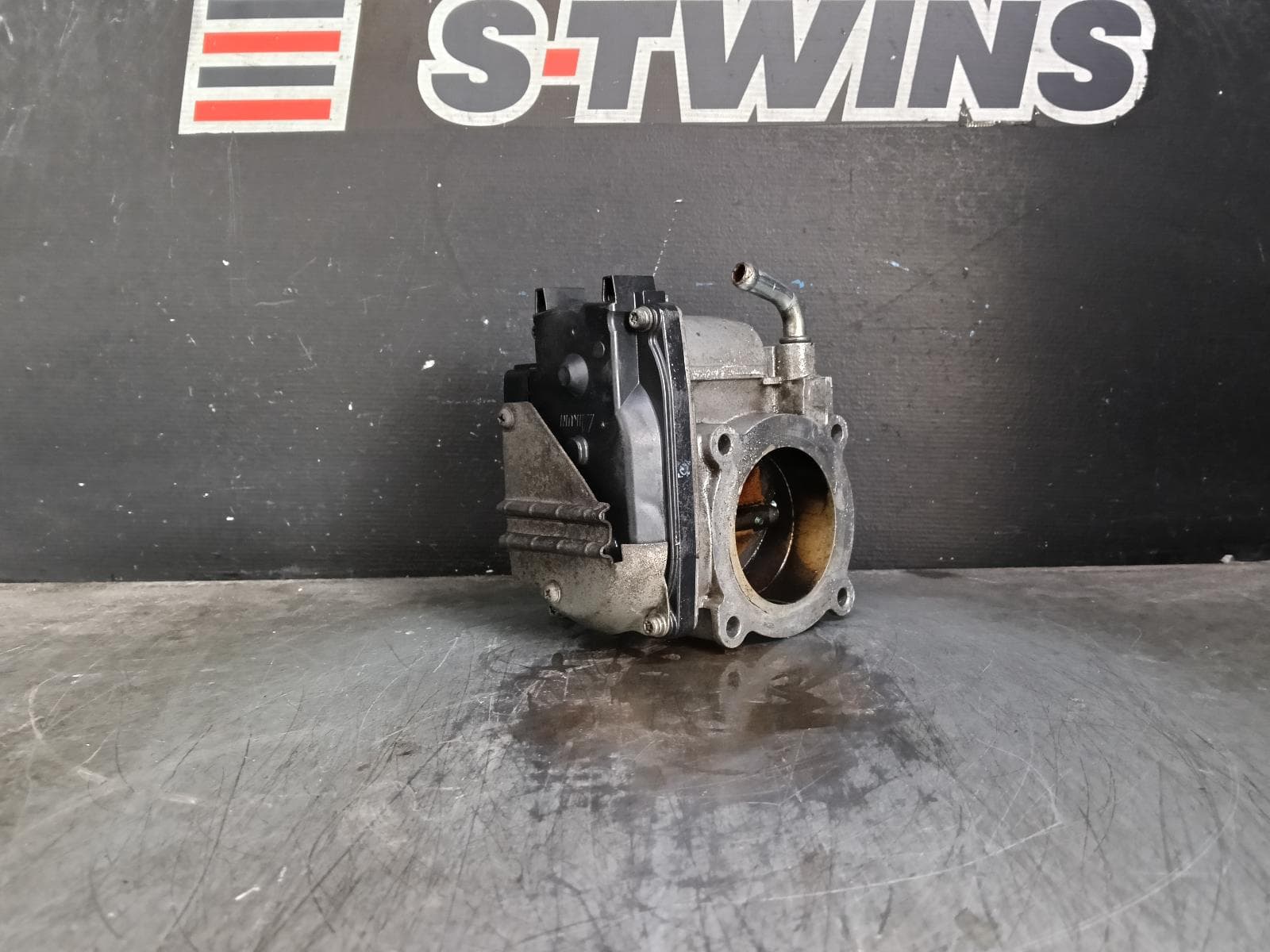 Used auto part listing image: 2012 MITSUBISHI LANCER THROTTLE BODY 2.4, PETROL, 4B12, CJ-CF, 07/07-12/17 0000403609