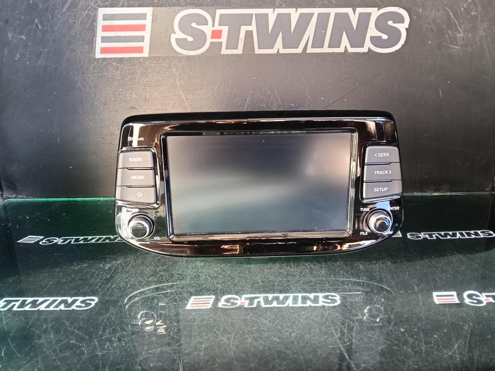 Used auto part listing image: 2022 HYUNDAI I30 HEAD UNIT, W/ DISPLAY UNIT, 10.25IN TOUCHSCREEN, W/ SAT NAV TYPE, PD, HATCH (CZECH TMAH VIN), 03/21- 0000404570