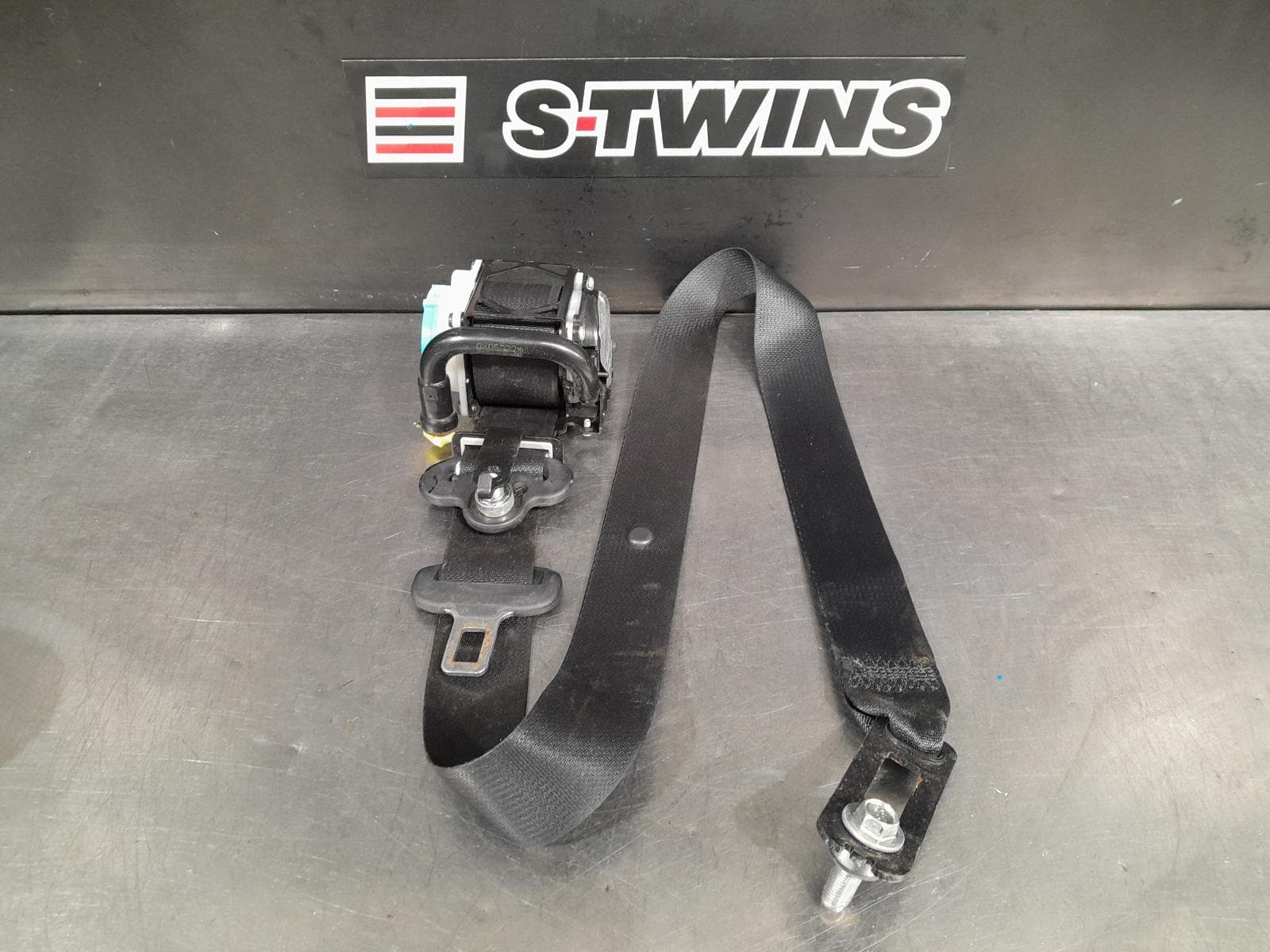 Used auto part listing image: 2020 MAZDA CX8 SEAT BELT STALK LH FRONT, SEAT BELT ONLY, KG, 05/18-12/23 0000294617