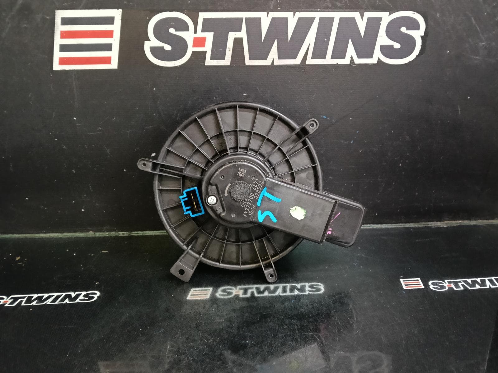 Used auto part listing image: 2015 JEEP GRANDCHEROKEE HEATER FAN MOTOR WK, 10/10-02/22 0000404397