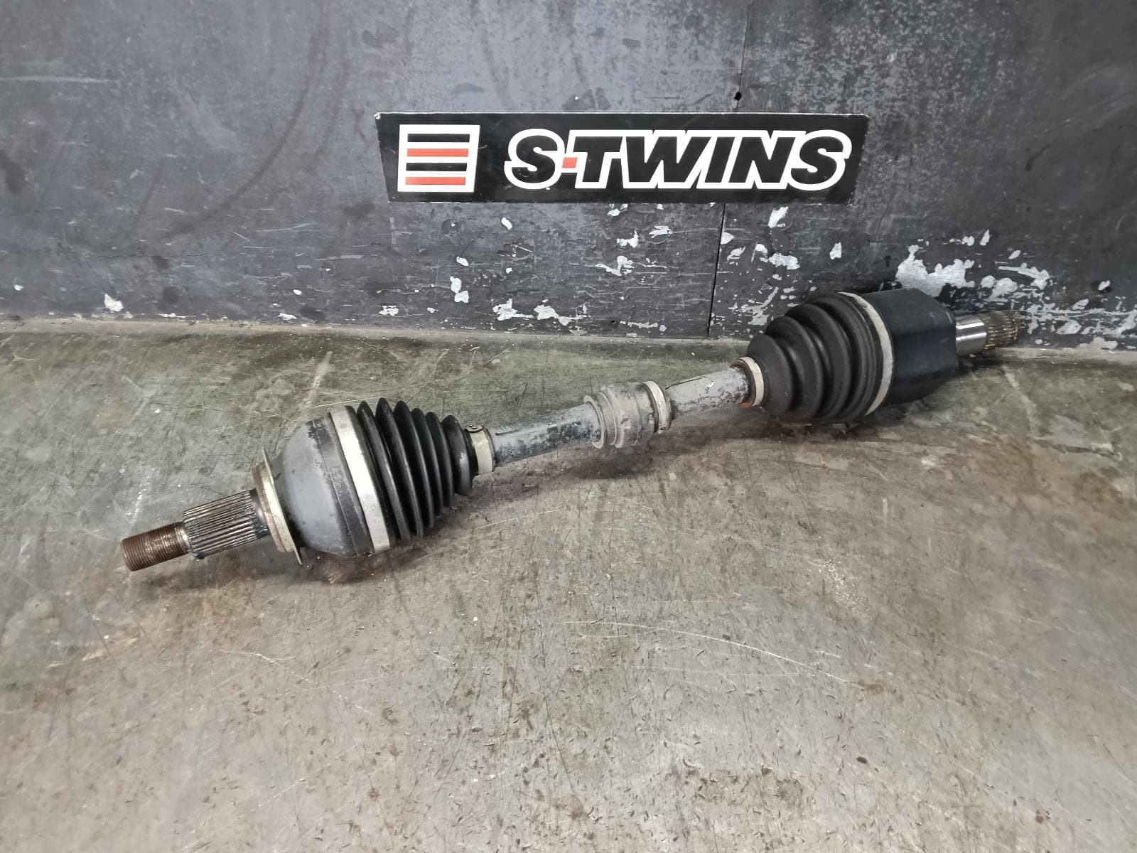Used auto part listing image: 2018 MAZDA CX9 LEFT DRIVESHAFT REAR, AWD, TC, 07/16-12/24 0000404962