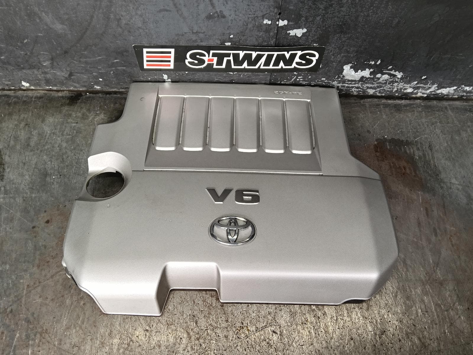 Used auto part listing image: 2014 TOYOTA AURION ENGINE COVER 3.5, 2GR-FE, GSV40R-GSV50R, 10/06-08/17 0000405916