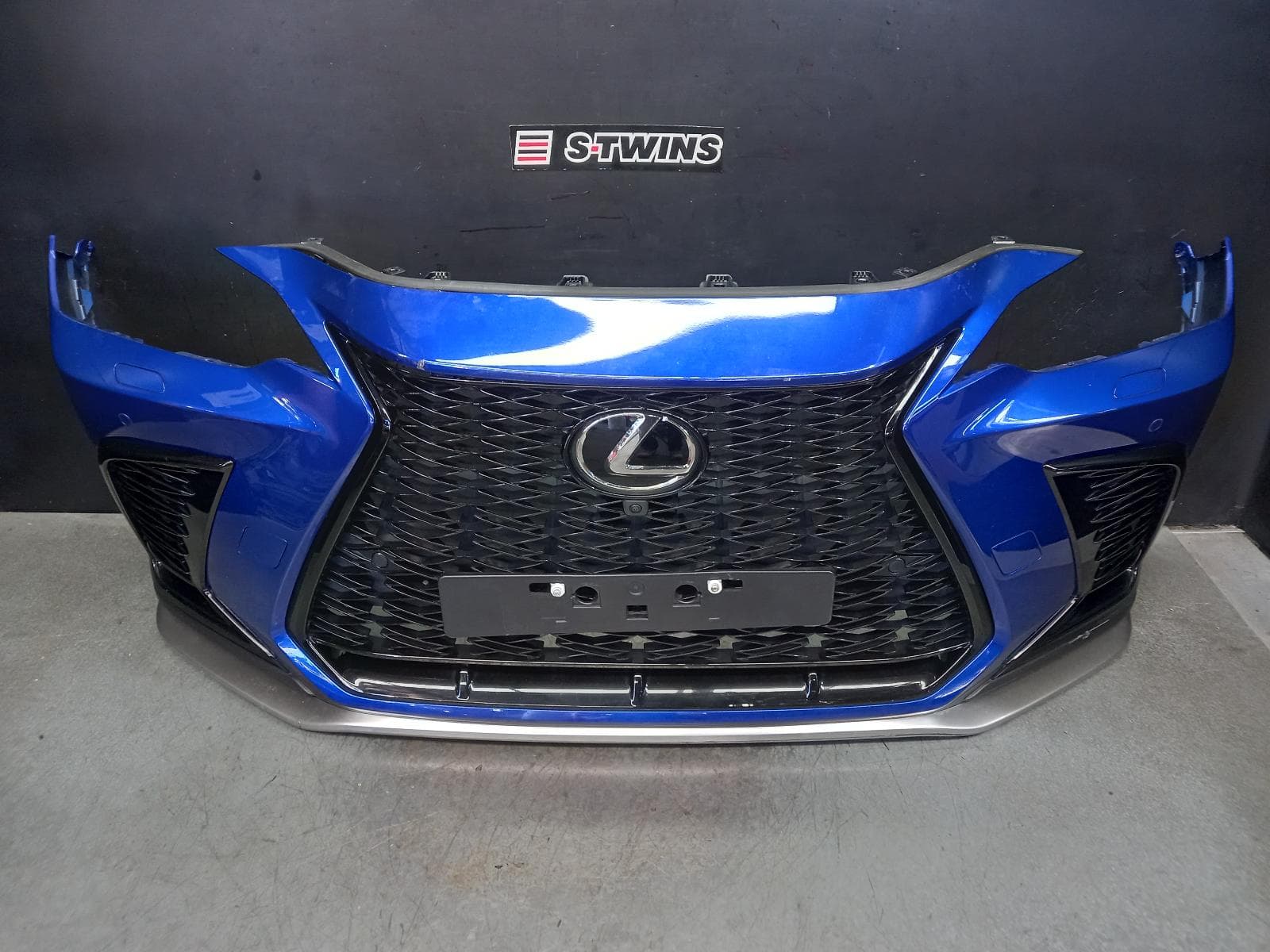Used auto part listing image: 2022 LEXUS NX FRONT BUMPER AZ20, BUMPER BAR, F SPORT, 11/21- 0000404118