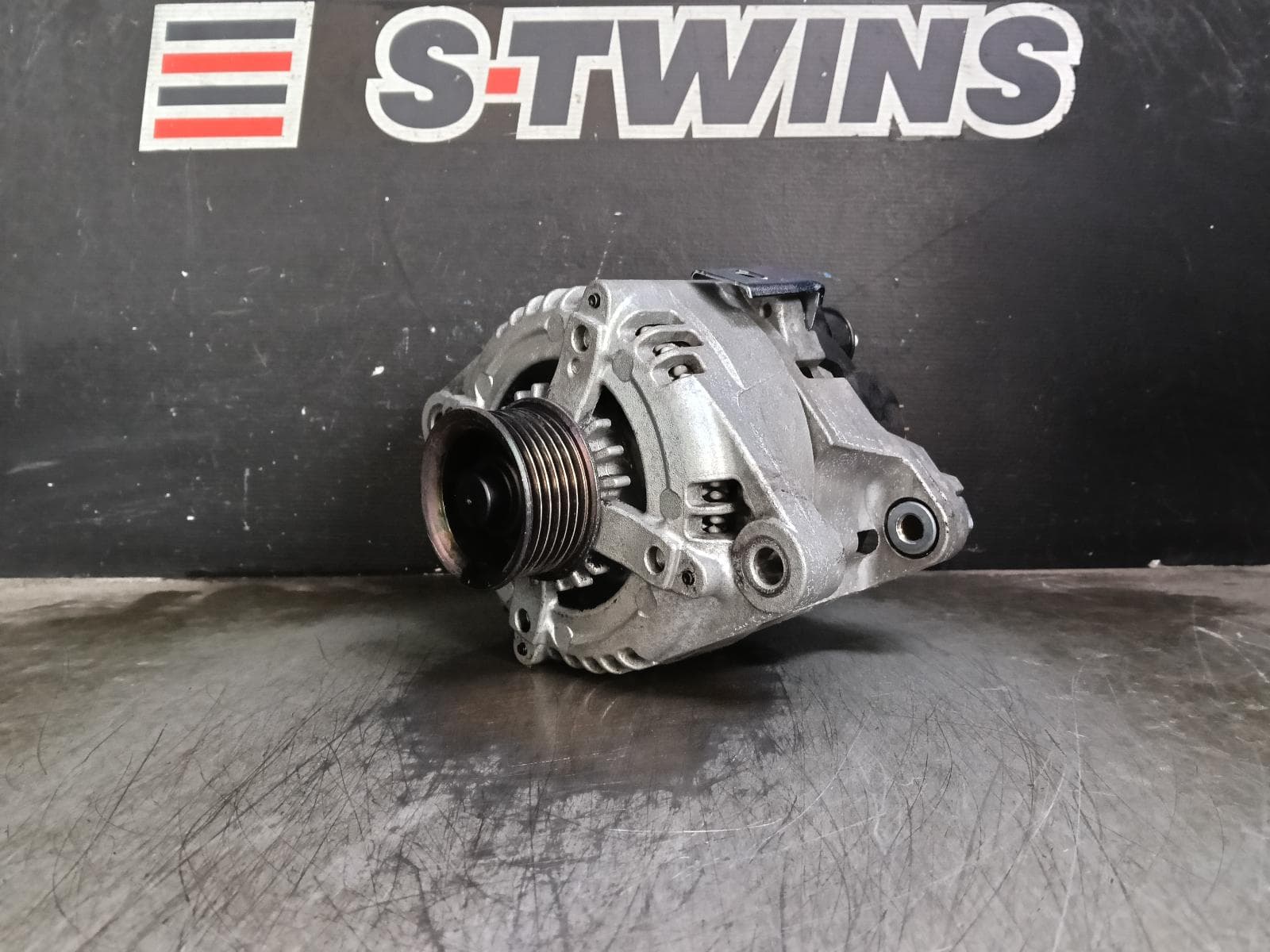 Used auto part listing image: 2018 KIA SPORTAGE ALTERNATOR PETROL, 2.4, G4KJ, QL, 10/15-08/21 0000406871
