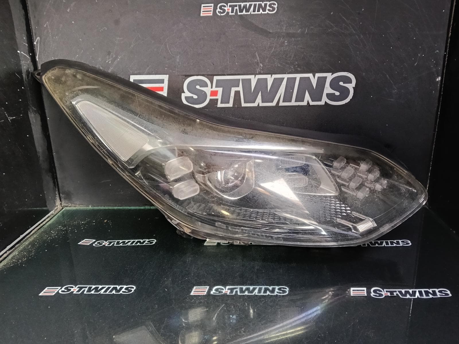 Used auto part listing image: 2018 KIA SPORTAGE RIGHT HEADLAMP QL, W/ LED TYPE, 07/18-08/21 0000406881