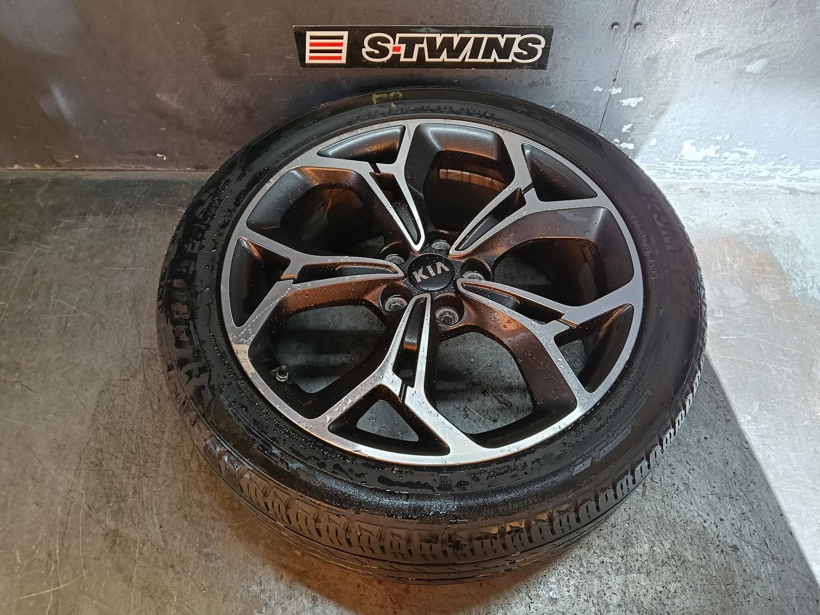 Used auto part listing image: 2018 KIA SPORTAGE WHEEL MAG FACTORY, 19X7.5IN, QL, 07/18-08/21 0000406770
