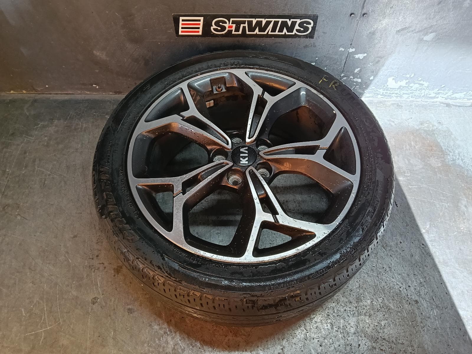 Used auto part listing image: 2018 KIA SPORTAGE WHEEL MAG FACTORY, 19X7.5IN, QL, 07/18-08/21 0000406769