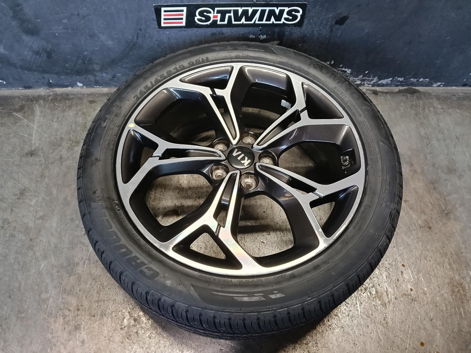 Used auto part listing image: NEW 2018 KIA SPORTAGE WHEEL MAG FACTORY, 19X7.5IN, QL, 07/18-08/21 0000406852
