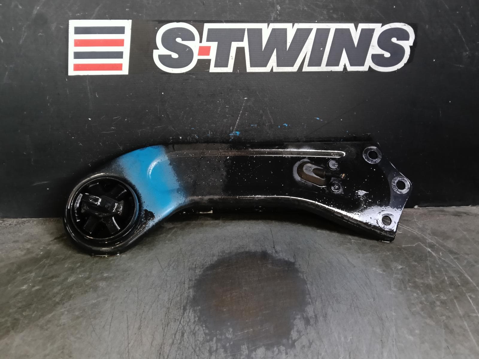 Used auto part listing image: 2018 KIA SPORTAGE RIGHT REAR TRAILING ARM TRAILING ARM, QL, 10/15-08/21 0000406894