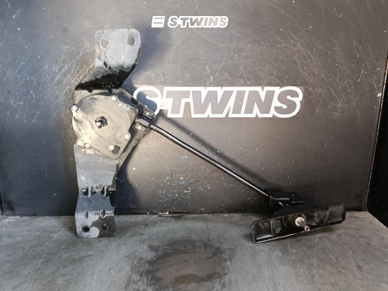 Used auto part listing image: 2020 HYUNDAI ILOAD/IMAX SPARE WHEEL WINCH TQ, 11/07-03/21 0000405413