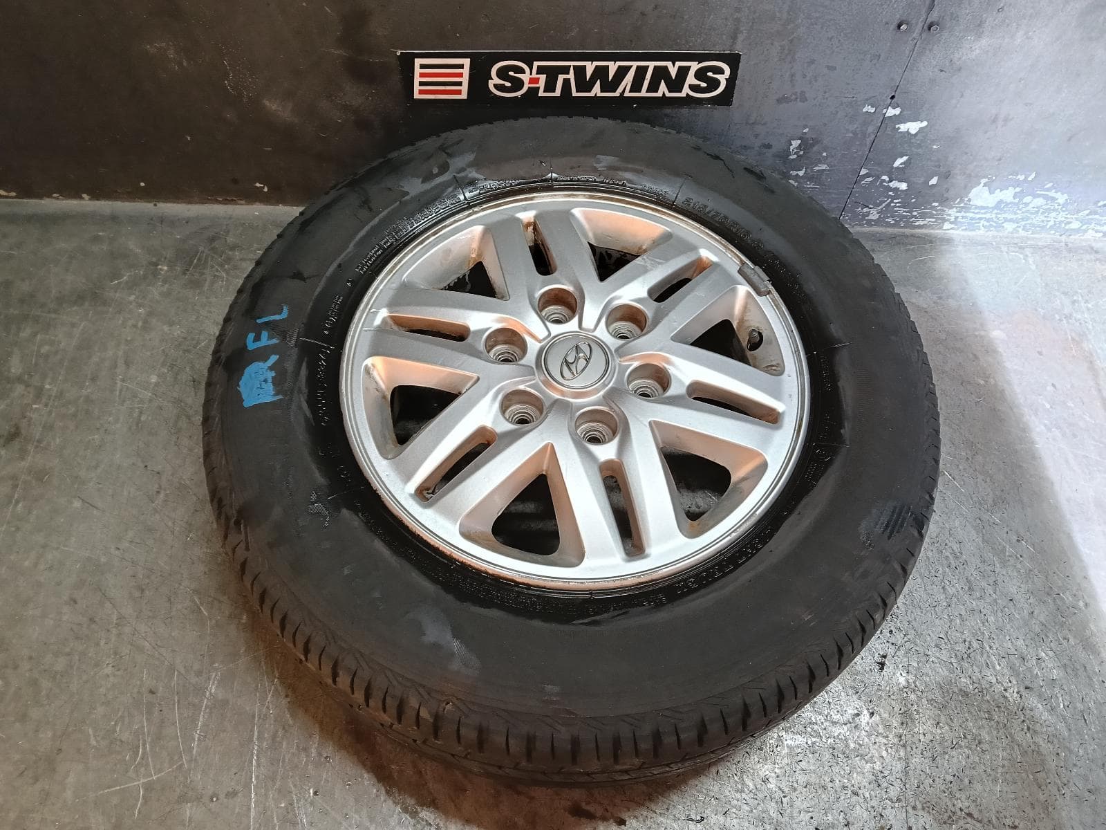Used auto part listing image: 2020 HYUNDAI ILOAD/IMAX WHEEL MAG FACTORY, 16X6.5IN, TQ, 09/15-ILOAD/IMAX, TQ, 11/07-03/21 0000405269