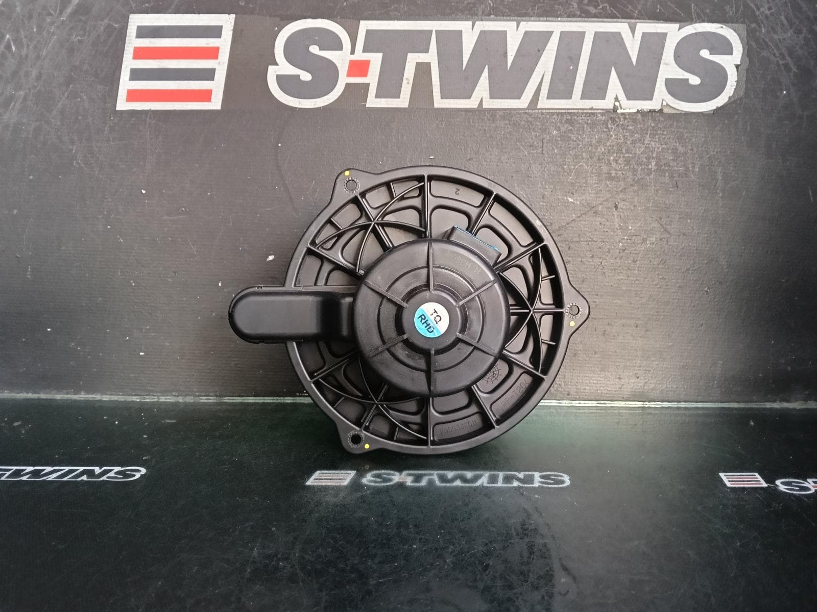Used auto part listing image: 2020 HYUNDAI ILOAD/IMAX HEATER FAN MOTOR FRONT, TQ, 11/07-03/21 0000405416