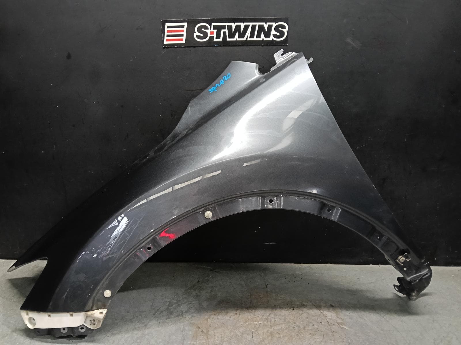 Used auto part listing image: 2013 MAZDA CX9 LEFT GUARD TB, 12/07-12/15 0000404507