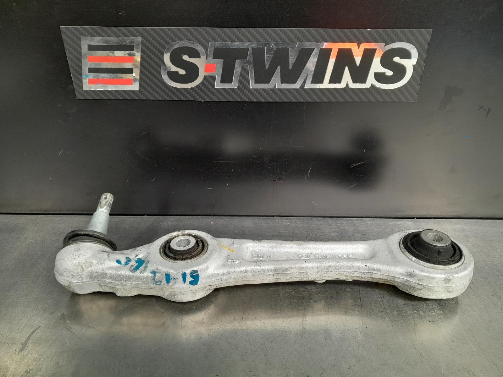 Used auto part listing image: 2017 HYUNDAI GENESIS LEFT FRONT LOWER CONTROL ARM REAR, DH, 11/14-01/18 0000185232