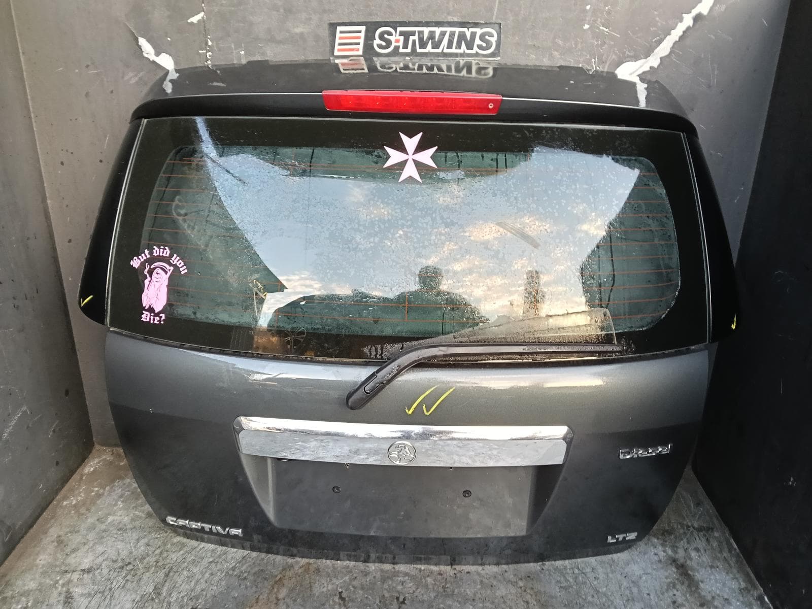 Used auto part listing image: 2016 HOLDEN CAPTIVA BOOTLID TAILGATE TAILGATE, CG, CAPTIVA 7 (VIN KL3C), 12/13-06/18 0000405636