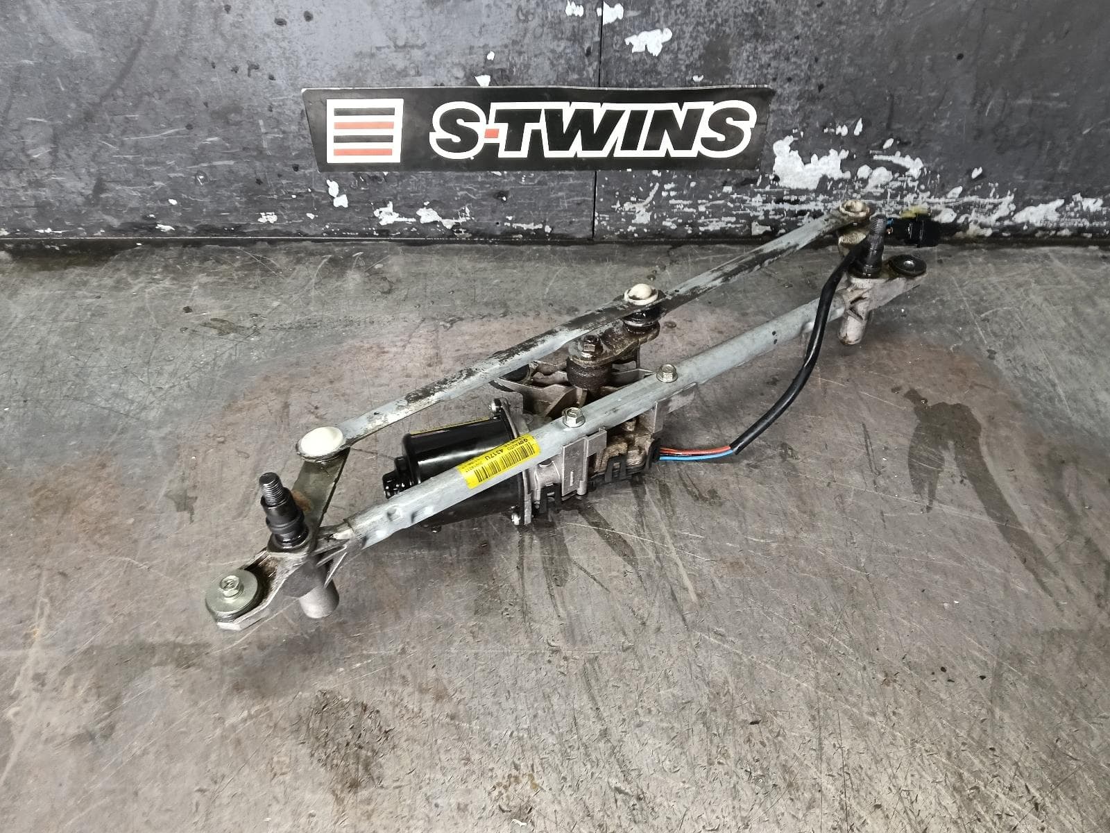 Used auto part listing image: 2016 HOLDEN CAPTIVA WIPER MOTOR FRONT, CG, 01/11-06/18 0000405860