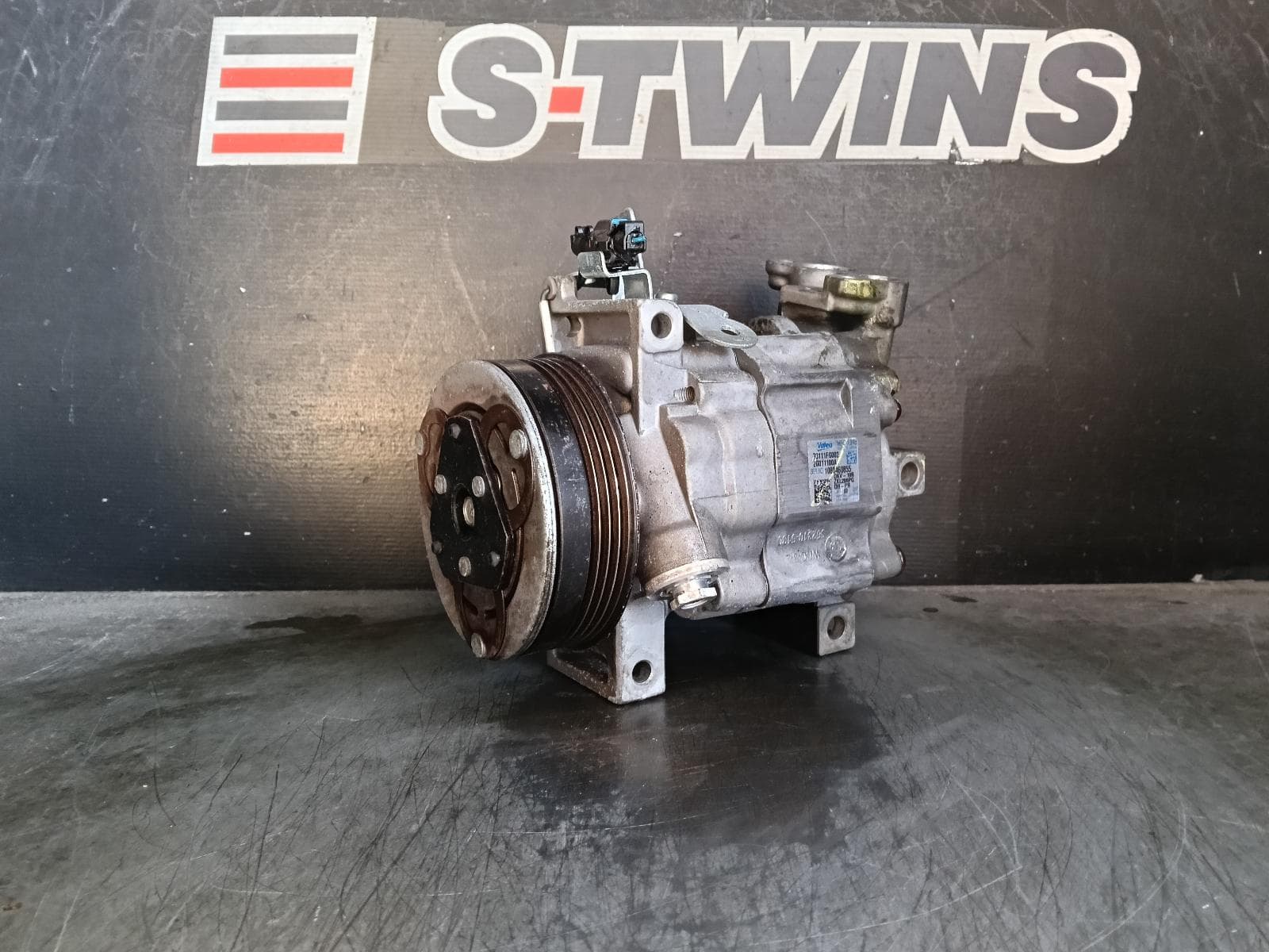 Used auto part listing image: 2011 SUBARU FORESTER A C COMPRESSOR 2.5, EJ25, PETROL, VALEO, P/N 73111FG002, 02/08-12/12 0000405179