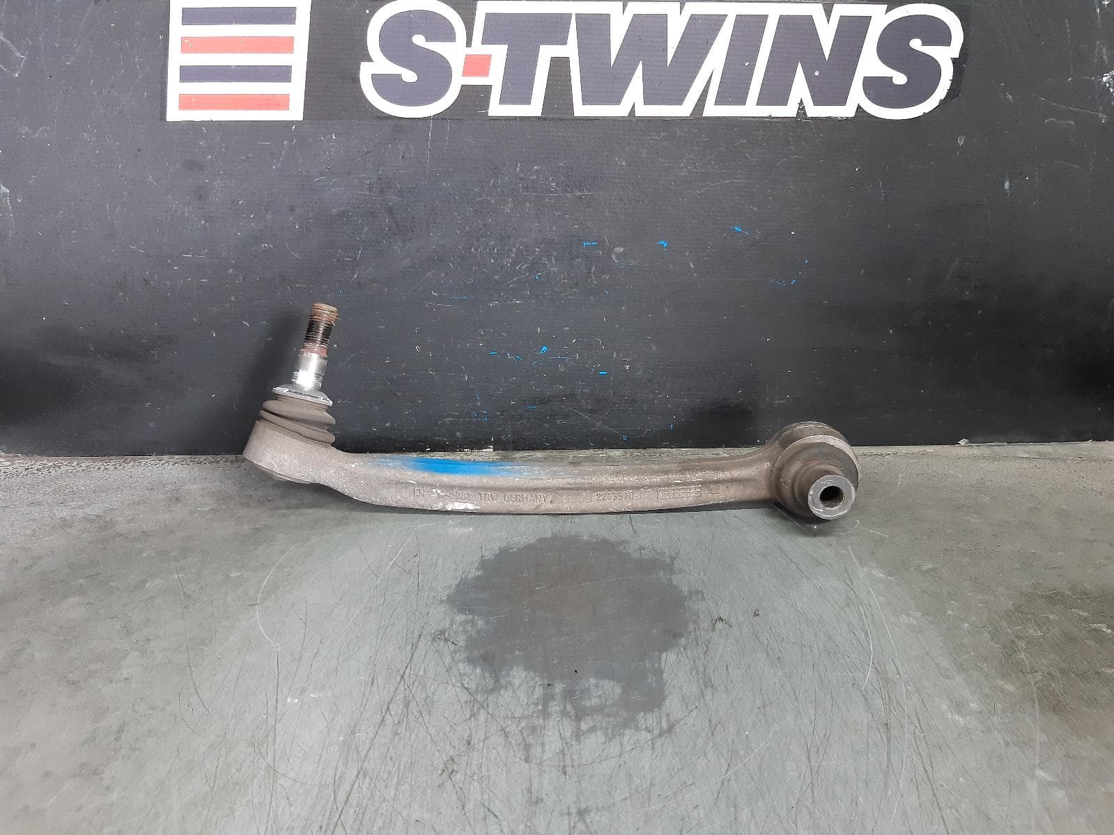 Used auto part listing image: 2010 BMW 3 SERIES RIGHT FRONT LOWER CONTROL ARM REAR (STRAIGHT), RWD, E90/E91/E92/E93, 03/05-09/13 0000362007
