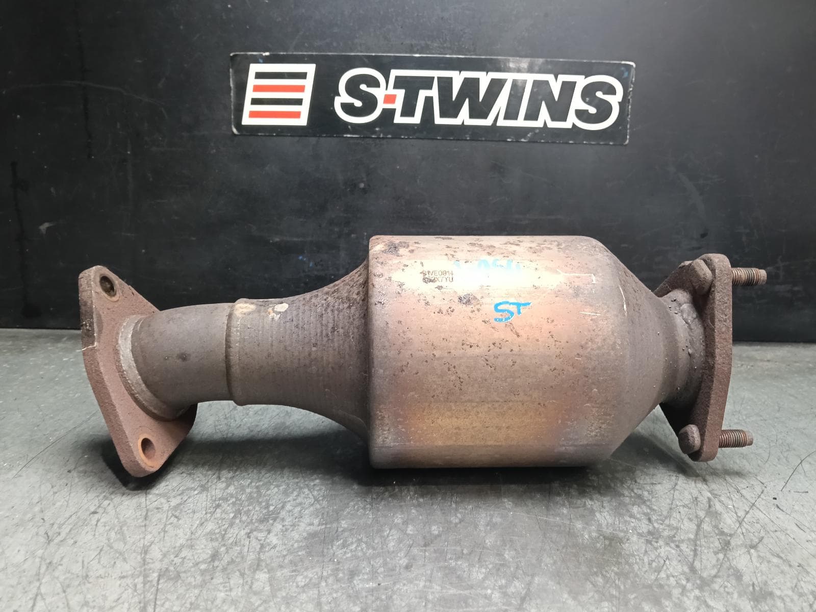 Used auto part listing image: 2018 HONDA ODYSSEY CATALYTIC CONVERTER UNDER CAR, 2.4, PETROL, RC, 02/14-03/22 0000412015