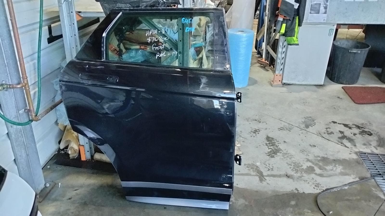 Used auto part listing image: 2019 LAND ROVER RANGE ROVER EVOQUE RIGHT REAR DOOR SLIDING L551, 02/19- 0000399237