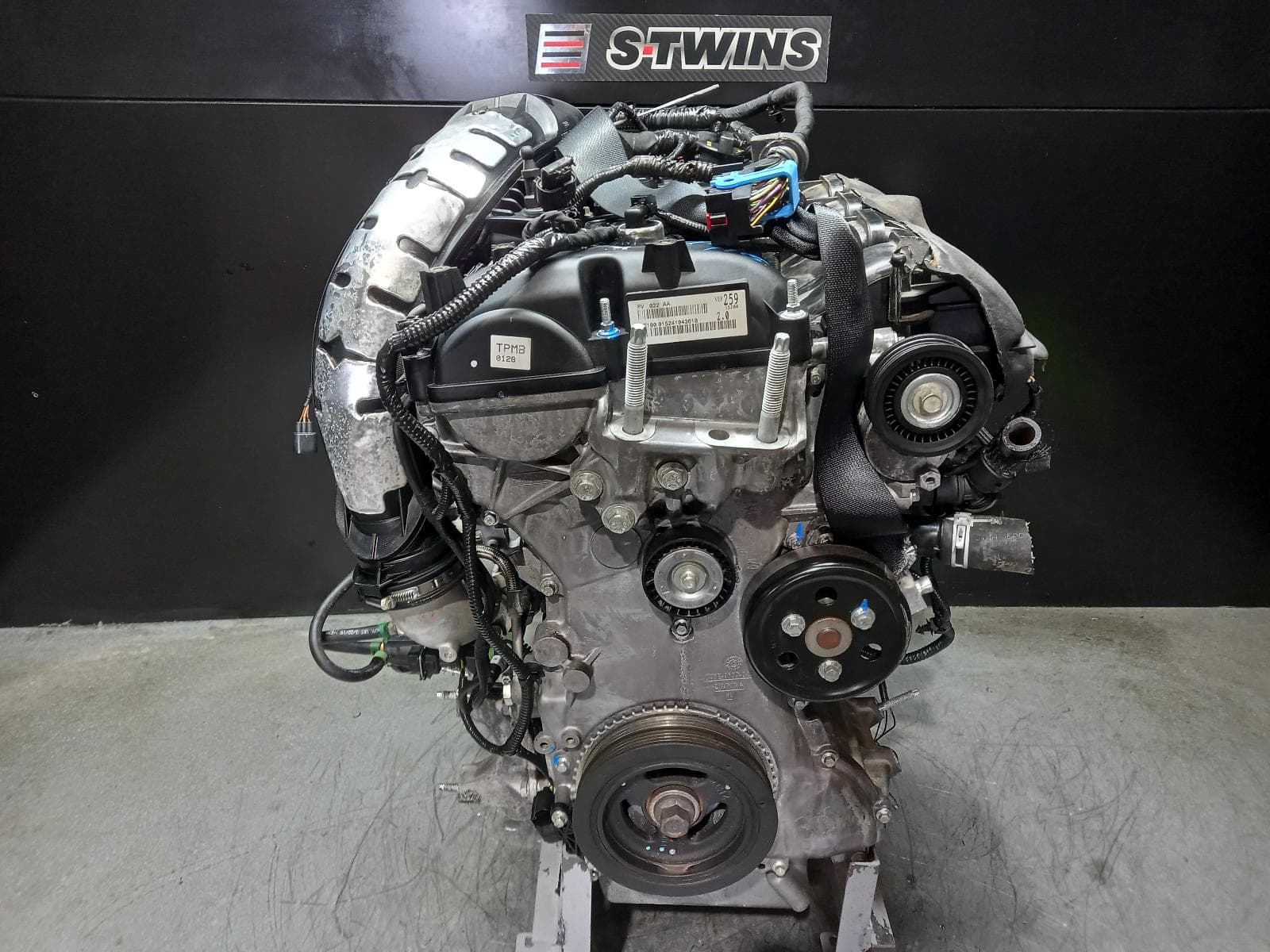 Used auto part listing image: 2015 FORD KUGA ENGINE PETROL, 2.0, TURBO, NON SENSOR IN REAR CIL HEAD, TF, 11/14-09/16 0000243045