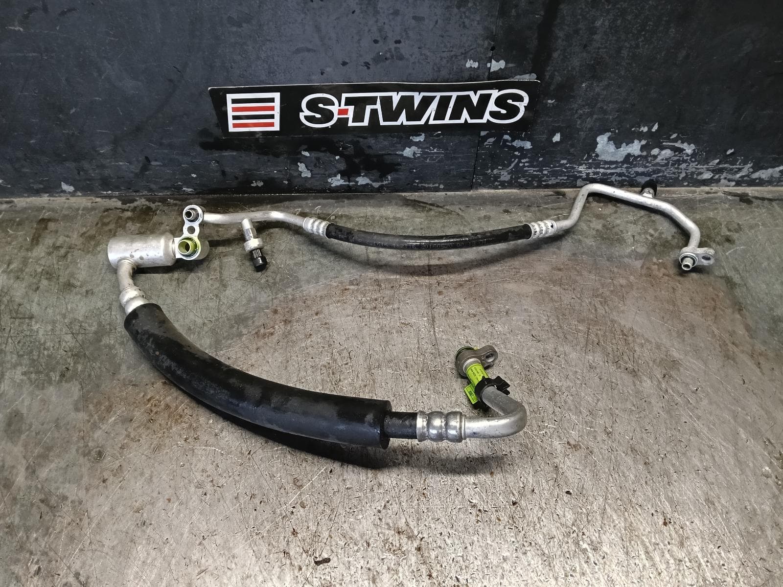 Used auto part listing image: 2016 HOLDEN COMMODORE A C HOSES PETROL, 3.6, LFX, UNDER BONNET SET, VF, 05/13-12/17 0000406277