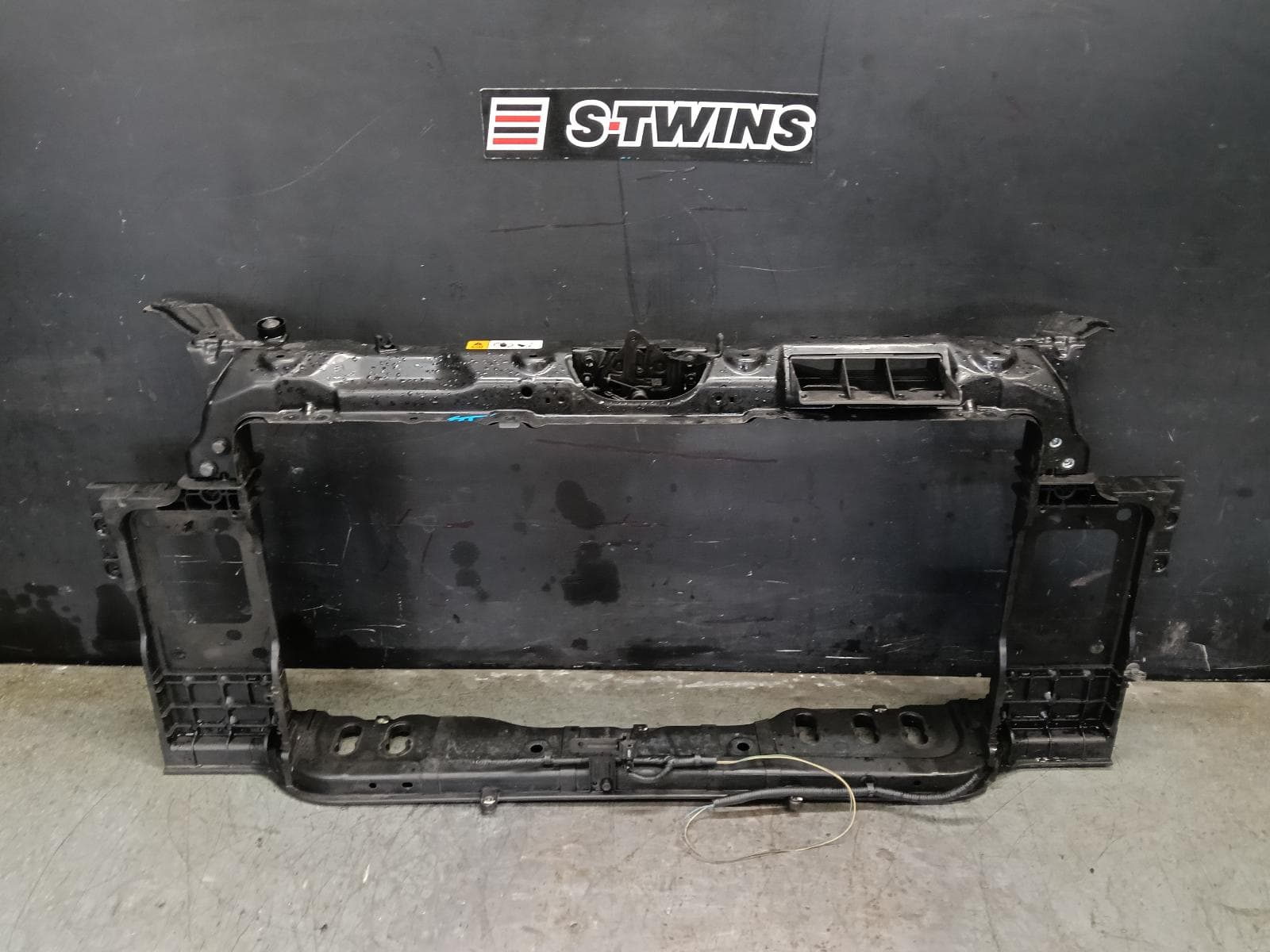 Used auto part listing image: 2014 HYUNDAI I30 RADIATOR SUPPORT GD, BOLT ON TYPE, 5DR HATCH, 03/12-02/17 0000412429