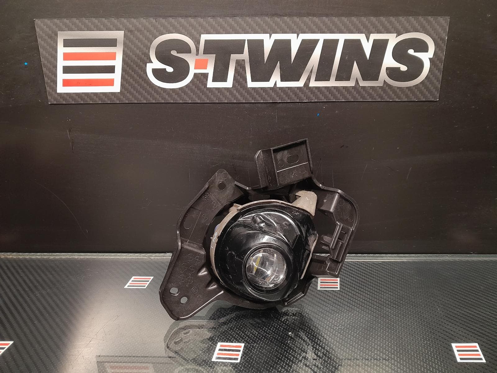 Used auto part listing image: 2018 MAZDA CX3 BUMPER FOGLAMP, DK, 03/15-05/18 0000170990