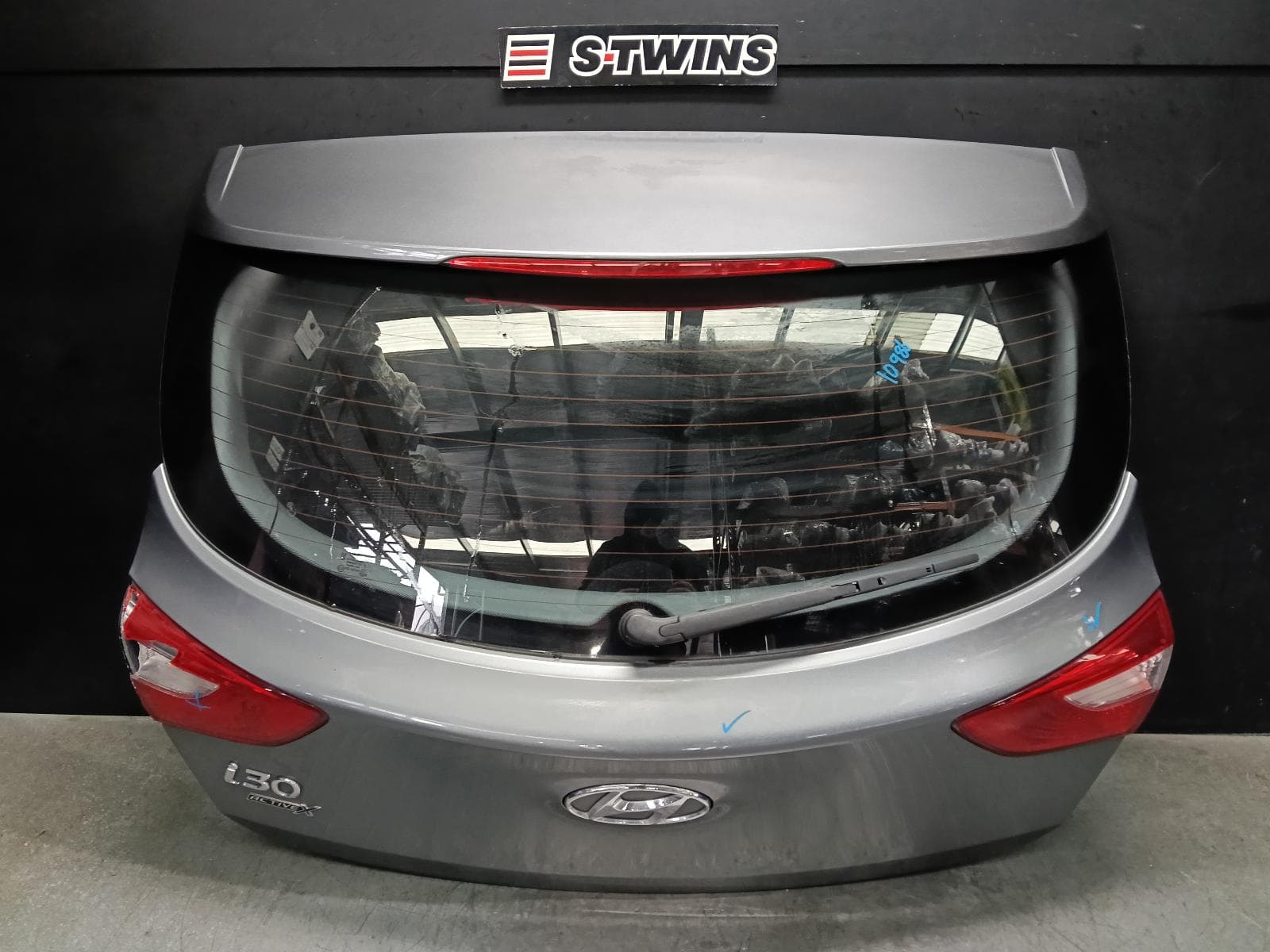 Used auto part listing image: 2016 HYUNDAI I30 BOOTLID TAILGATE TAILGATE, GD, 5DR HATCH, NON CAMERA TYPE, 03/12-02/17 0000409740