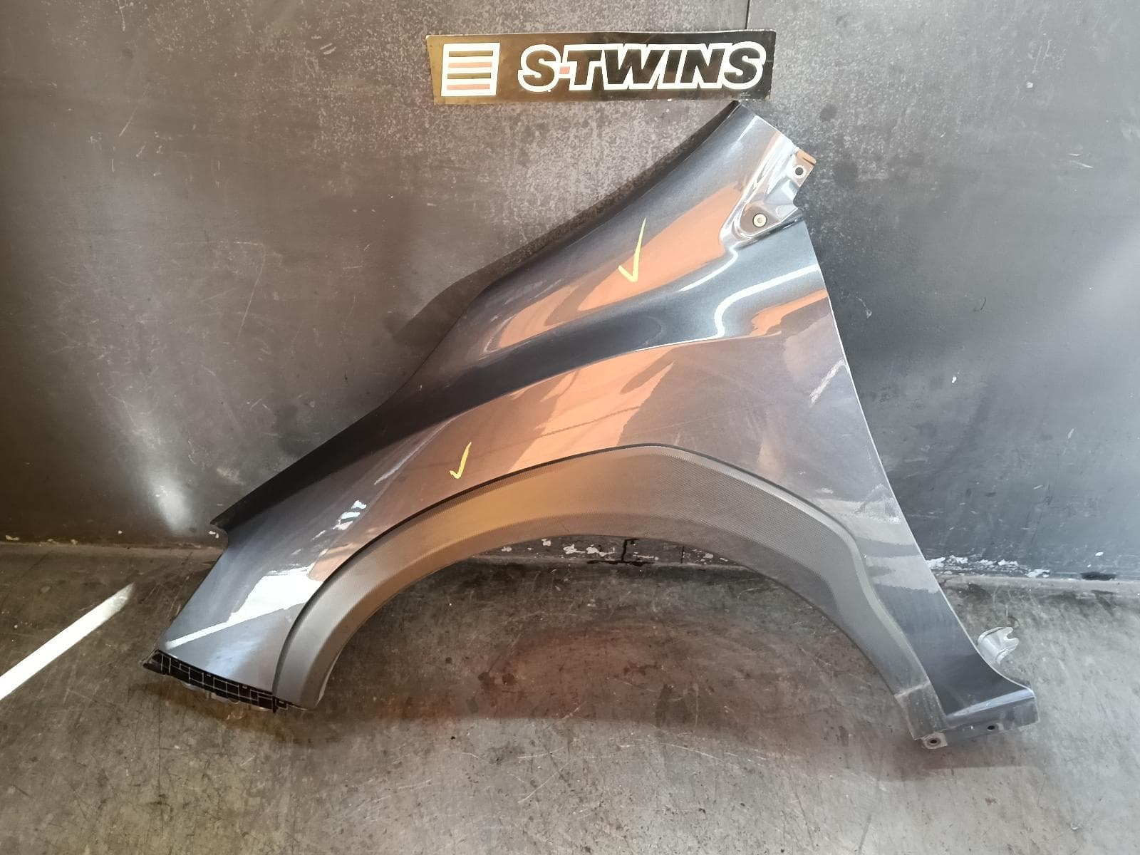 Used auto part listing image: 2020 SUBARU XV LEFT GUARD G5X, NON FLASHER TYPE, 03/17-06/23 0000405568