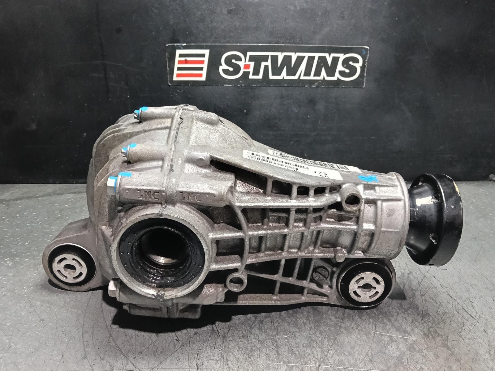 Used auto part listing image: 2020 JEEP GRANDCHEROKEE DIFFERENTIAL CENTRE FRONT, 3.0, DIESEL, WK, 3.44/3.45 RATIO, 10/10-02/22 0000407286