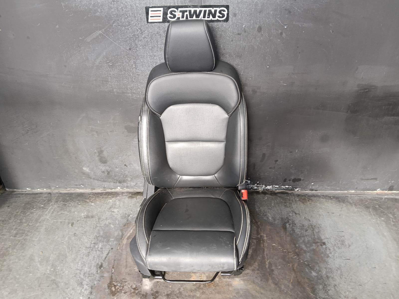 Used auto part listing image: 2024 MG ZS FRONT SEAT AZS1, RH SIDE, NON ELECTRIC TYPE, 09/17- 0000410042