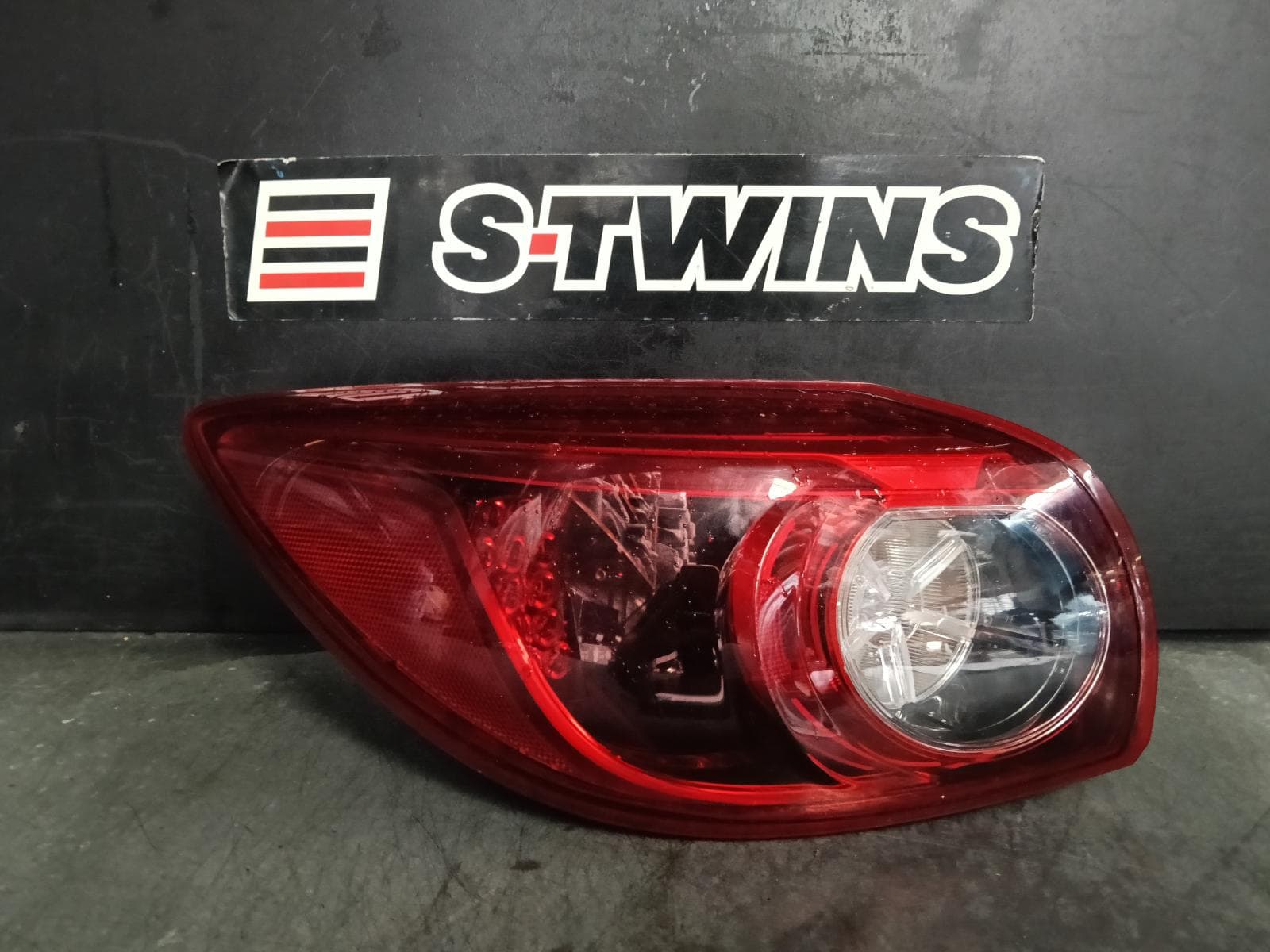 Used auto part listing image: 2017 MAZDA 3 LEFT TAILLIGHT BM-BN, HATCH, LED TYPE, 11/13-02/19 0000407182
