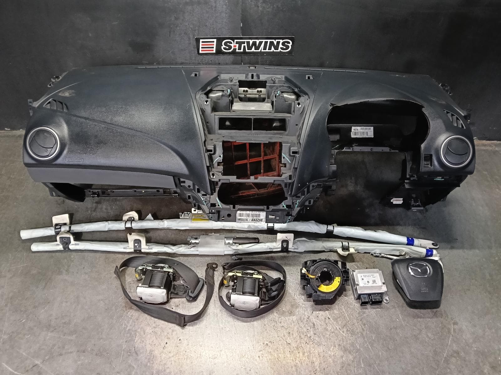 Used auto part listing image: 2019 MAZDA BT50 AIRBAG ASSEMBLY DUAL AIR BAG ASSY, UP-UR, 10/11-06/20 0000406617