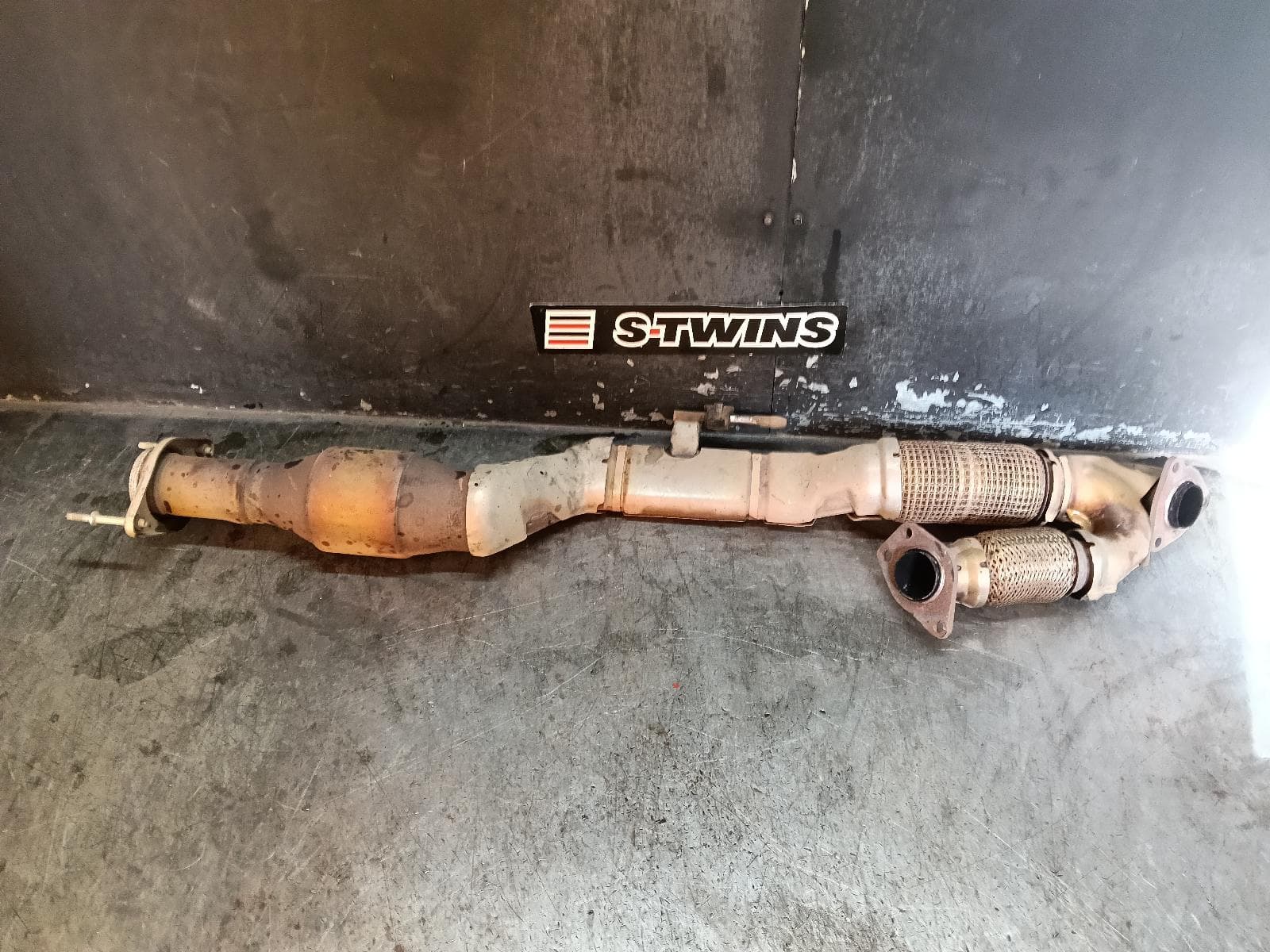 Used auto part listing image: 2017 NISSAN PATHFINDER CATALYTIC CONVERTER UNDER CAR-CAT TYPE, 3.5, PETROL, R52, 06/13-04/21 0000406198