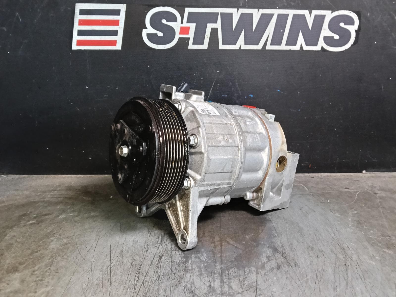 Used auto part listing image: 2017 NISSAN PATHFINDER A C COMPRESSOR R52, 3.5, VQ35, PETROL, 06/13-04/21 0000406351
