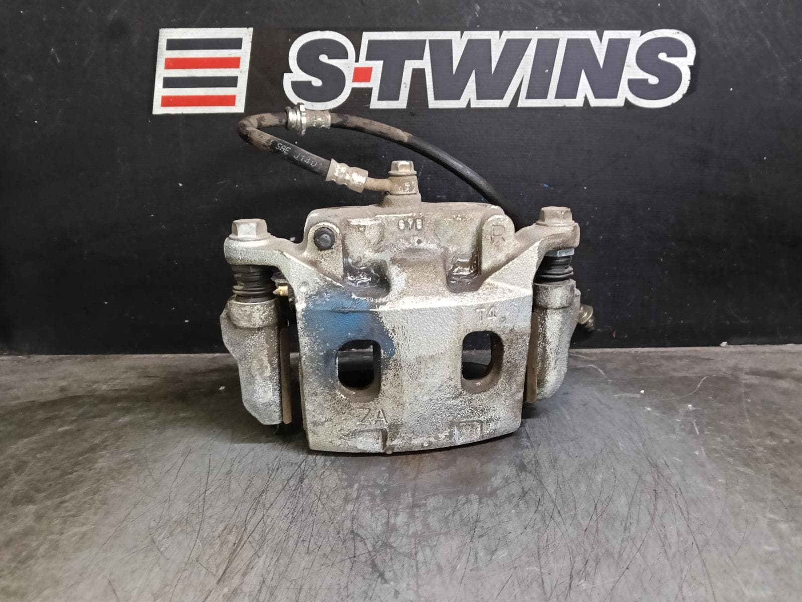 Used auto part listing image: 2017 NISSAN PATHFINDER CALIPER RH FRONT, R52, 06/13-04/21 0000406363