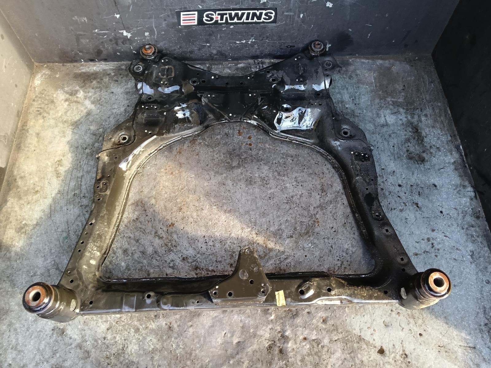 Used auto part listing image: 2017 NISSAN PATHFINDER FRT XMEMBER CRADLE R52, NON HYBRID, 2WD, 06/13-04/21 0000406094