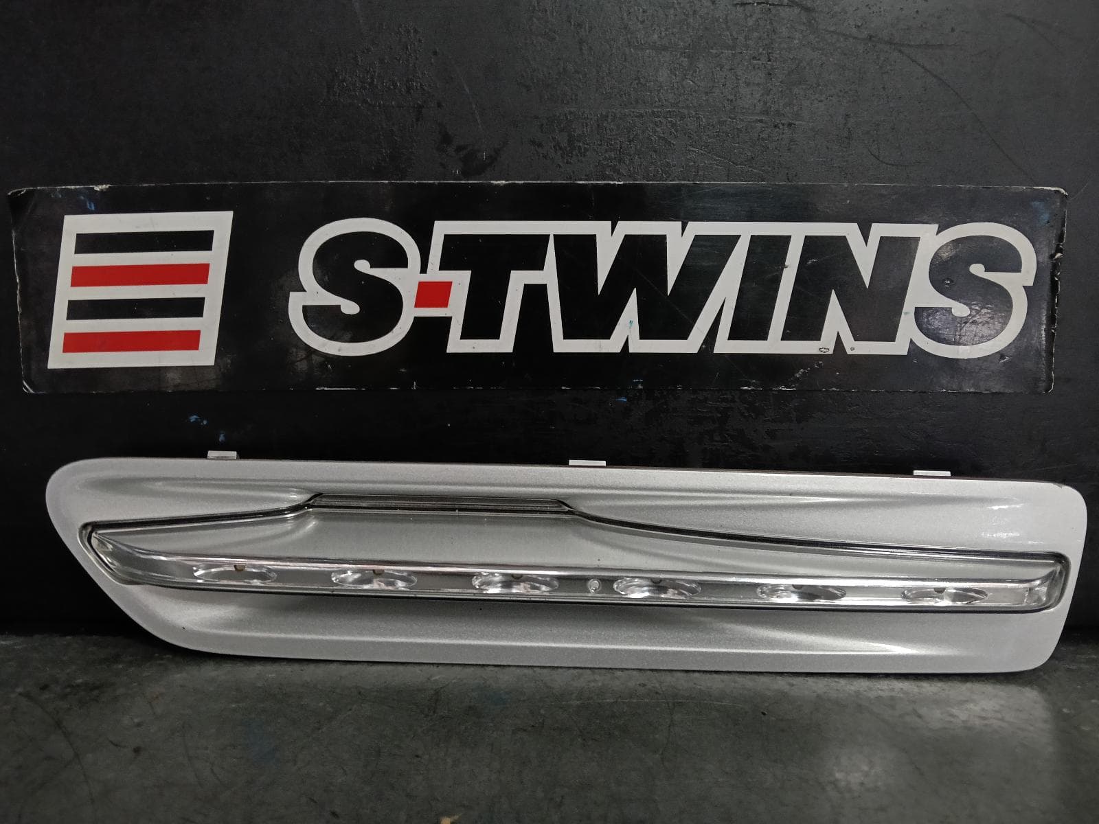 Used auto part listing image: 2014 HOLDEN STATESMAN/CAPRICE GUARD FLASHER (REPEATER), WM-WN, STATESMAN/CAPRICE, 09/06-12/17 0000406140