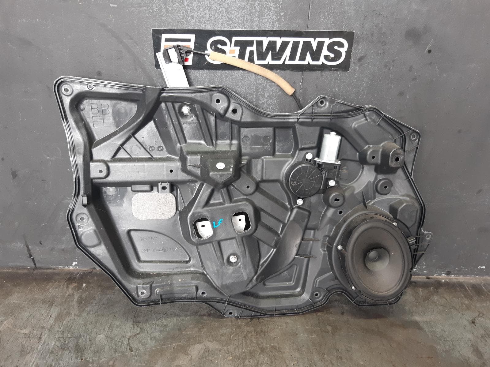 Used auto part listing image: 2012 MAZDA 3 LEFT FRONT WINDOW REG MOTOR BL, DOOR REG ASSY (REG AND MOTOR), 04/09-10/13 0000371668