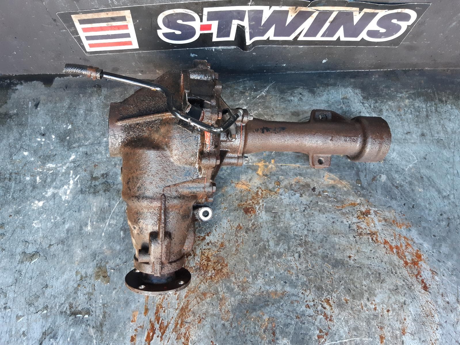 Used auto part listing image: 2010 TOYOTA PRADO DIFFERENTIAL CENTRE FRONT, 4.0, PETROL, 150 SERIES, 3.727 RATIO (A01B CODE), 08/09-05/15 0000351495