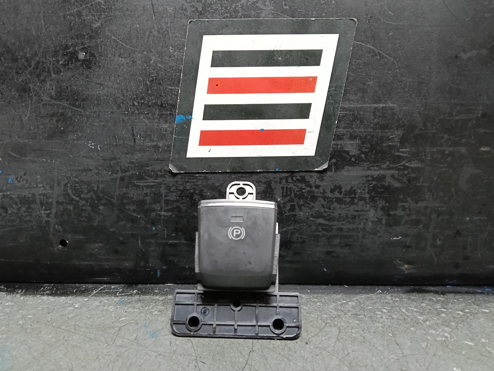 Used auto part listing image: 2018 SUBARU IMPREZA ELEC PARK BRAKE SWITCH, G5, 09/16-09/23 0000407522
