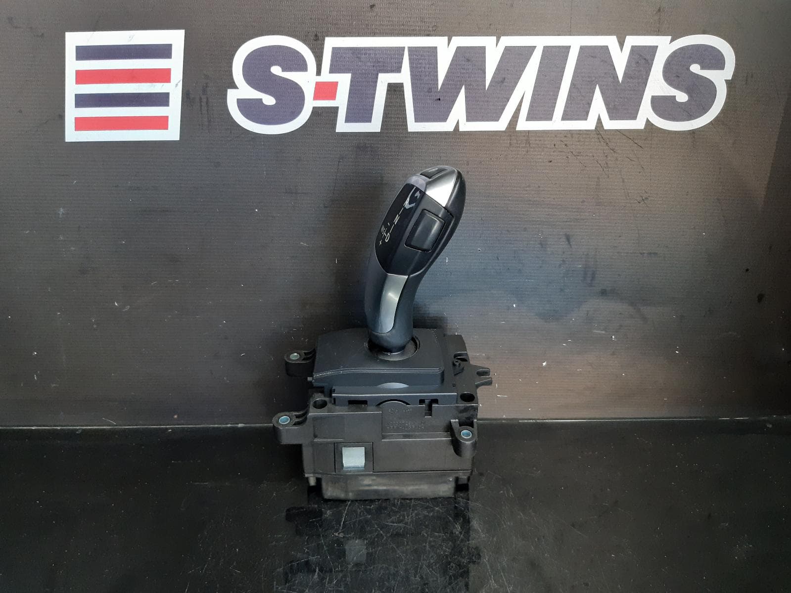 Used auto part listing image: 2009 BMW 7 SERIES GEAR STICK SHIFTER F01/F02, 03/09-09/15 0000113235