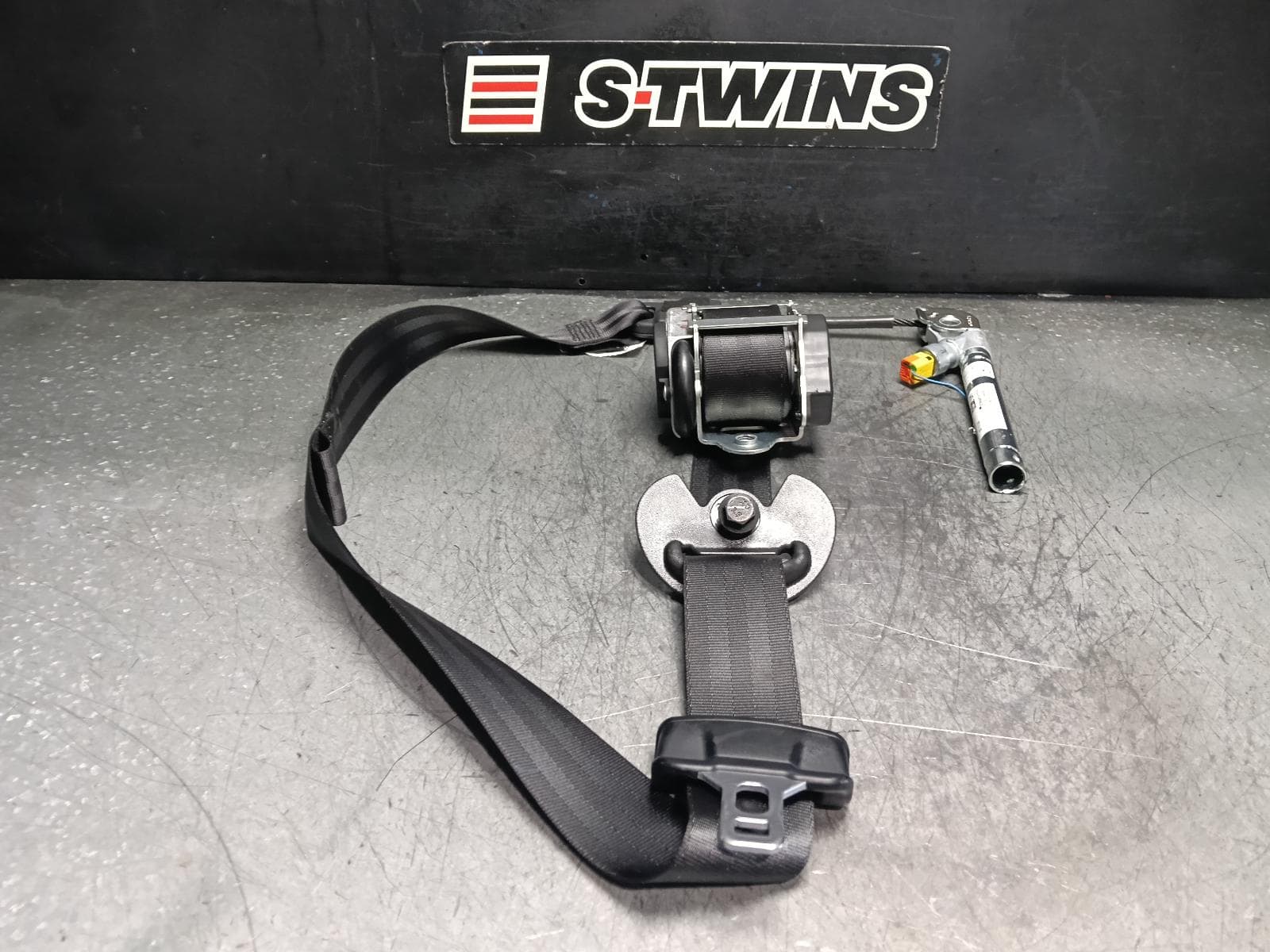 Used auto part listing image: 2025 HAVAL JOLION SEAT BELT STALK A02, LH FRONT, SEAT BELT ONLY, 04/24- 0000406663