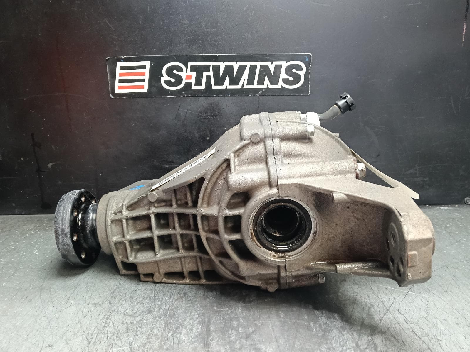 Used auto part listing image: 2015 JEEP GRANDCHEROKEE DIFFERENTIAL CENTRE REAR, 3.6, PETROL, 4WD, W/ DIFF ACTUATOR TYPE, WK, 3.44/3.45 RATIO, 04/13-02/22 0000412481