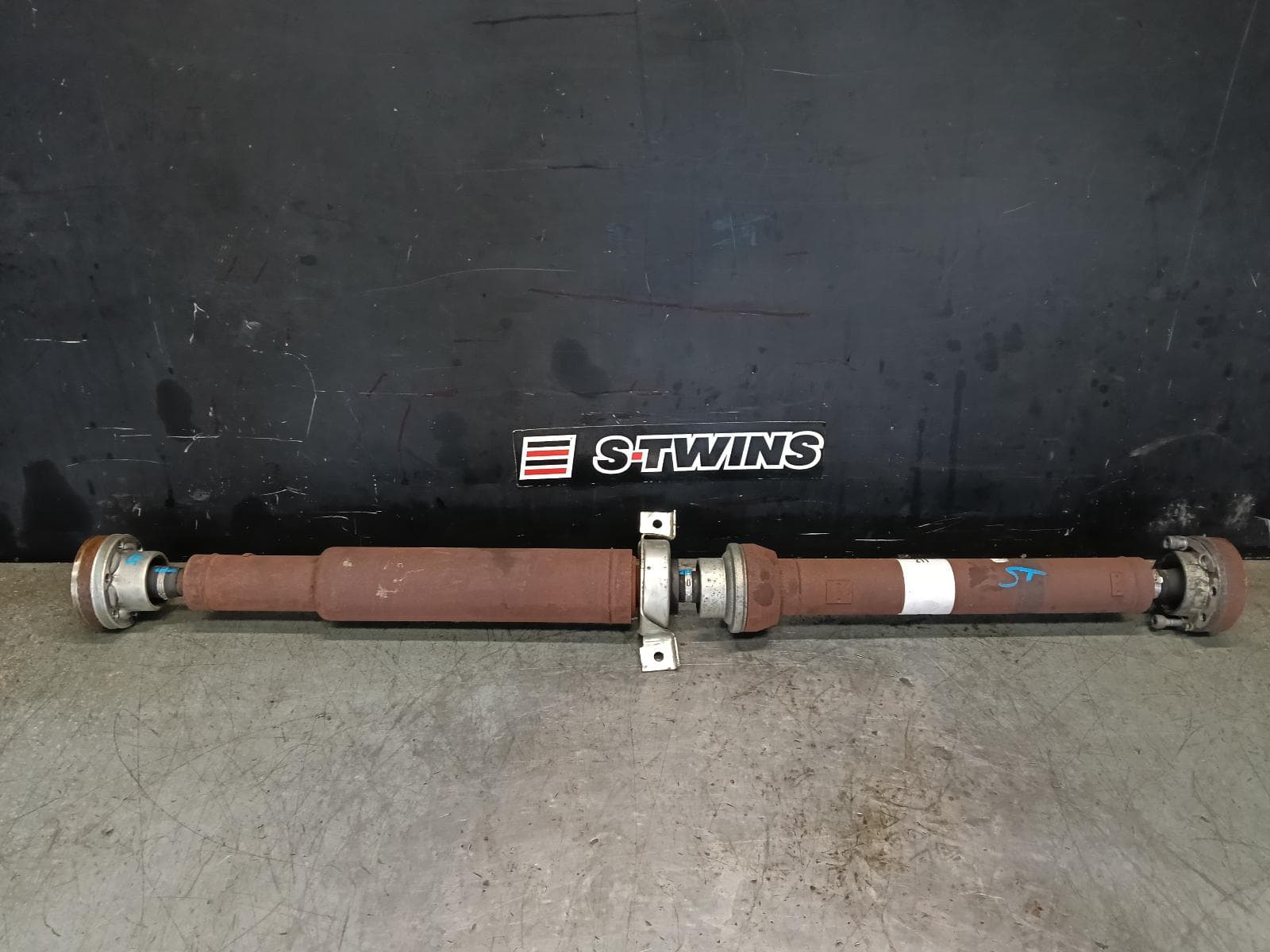 Used auto part listing image: 2015 JEEP GRANDCHEROKEE REAR PROP SHAFT 3.6, PETROL, AWD, WK, 04/13-02/22 0000413591